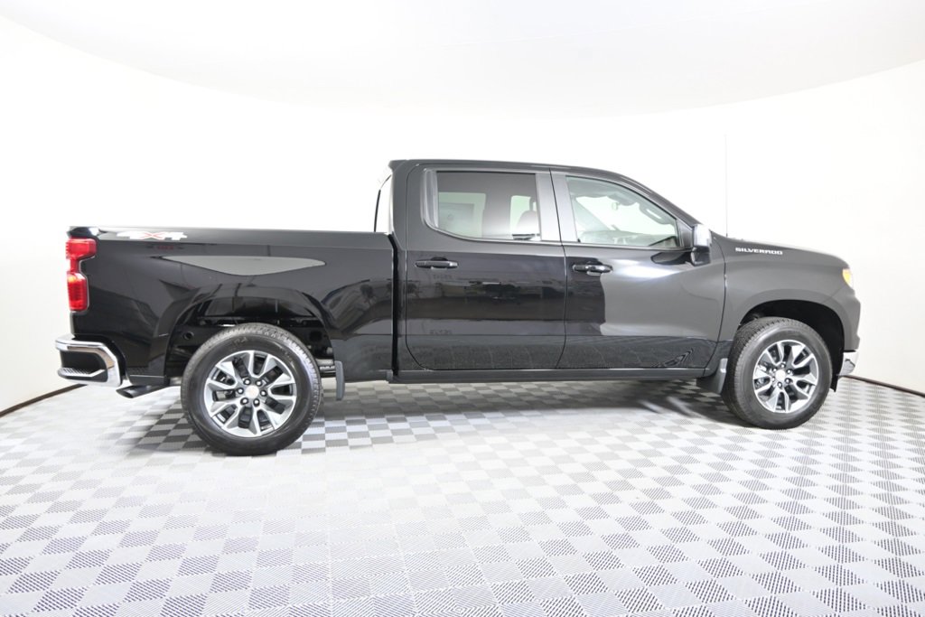 2025 Chevrolet Silverado 1500 LT photo 7