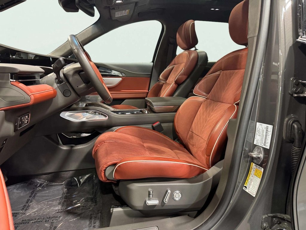 2024 Lincoln Nautilus Black Label photo 18