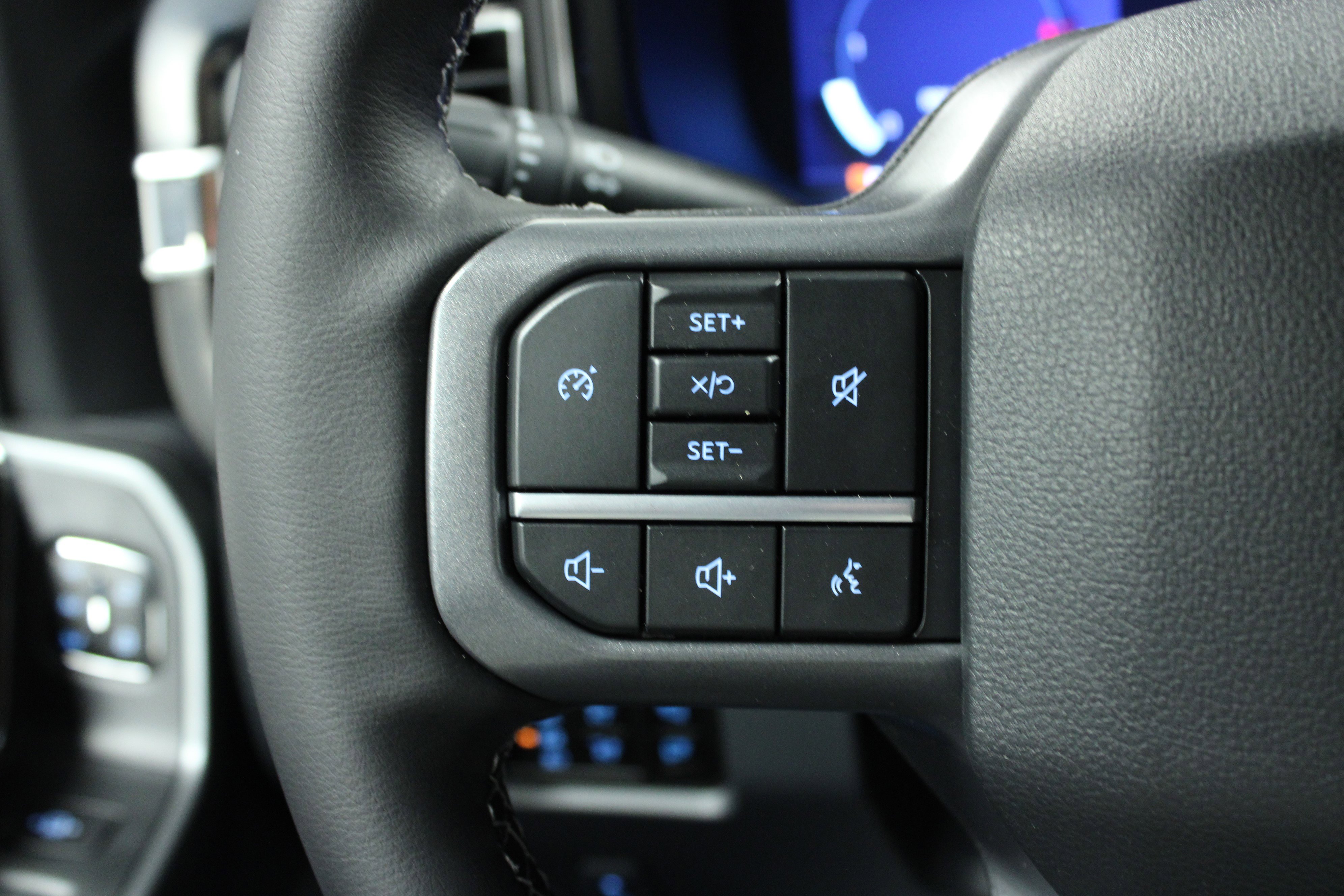 2025 Ford F-250 Lariat photo 18