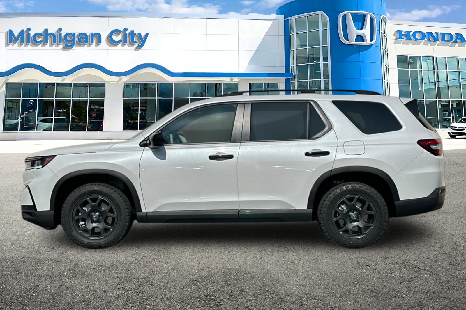 2025 Honda Pilot TrailSport photo 2