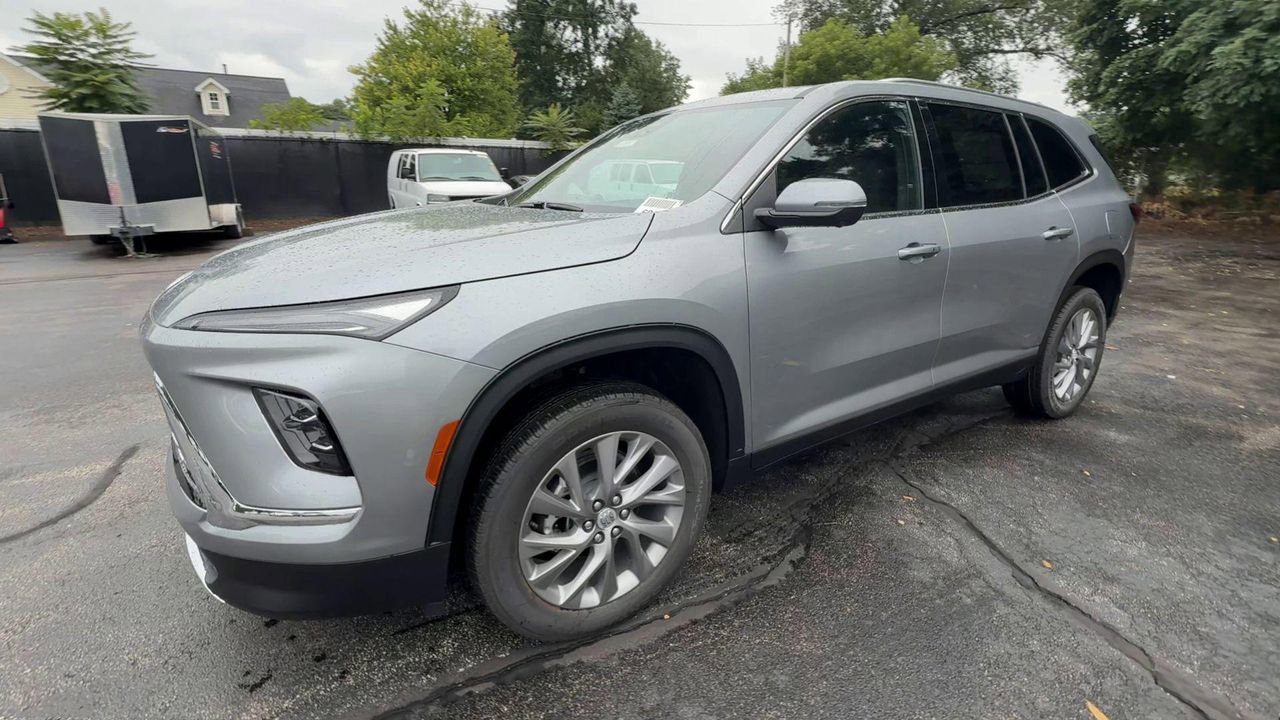 2026 Buick Enclave Preferred photo 4