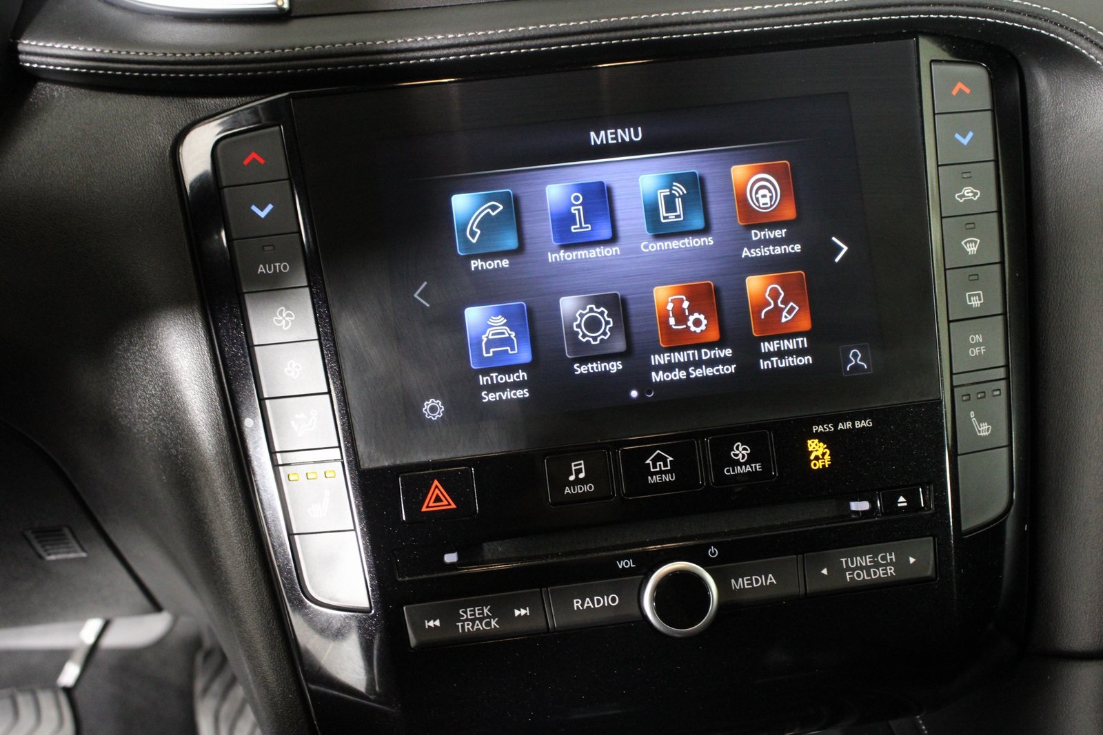 2023 Infiniti QX55 Luxe photo 4