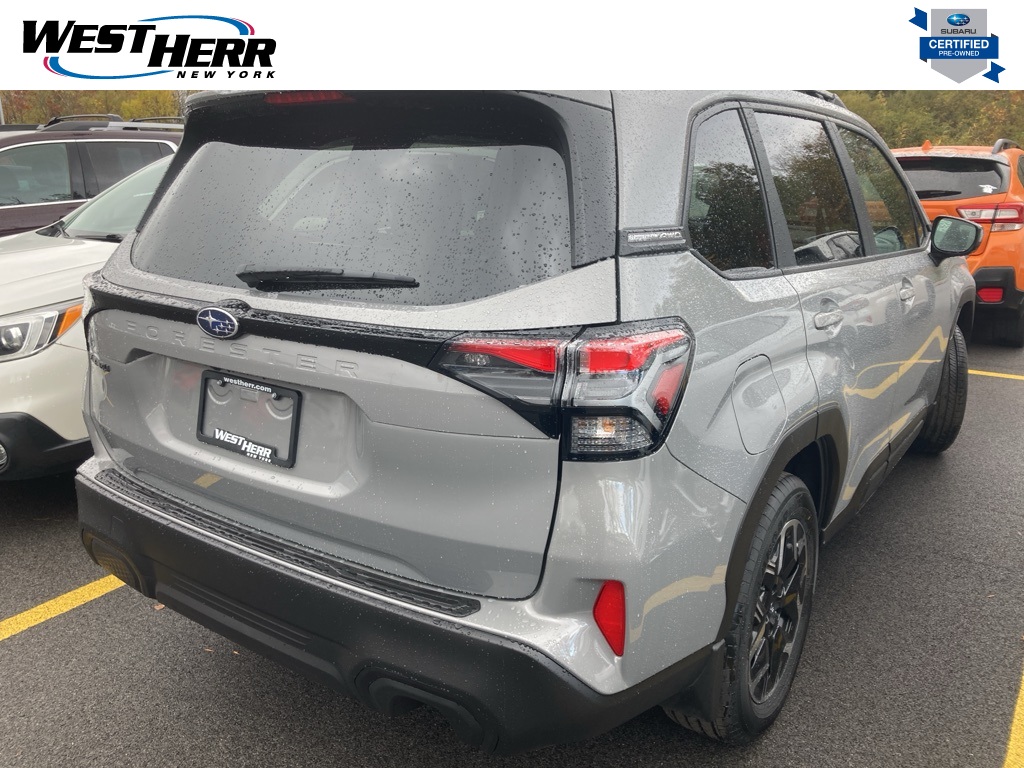 2025 Subaru Forester Premium Base photo 4