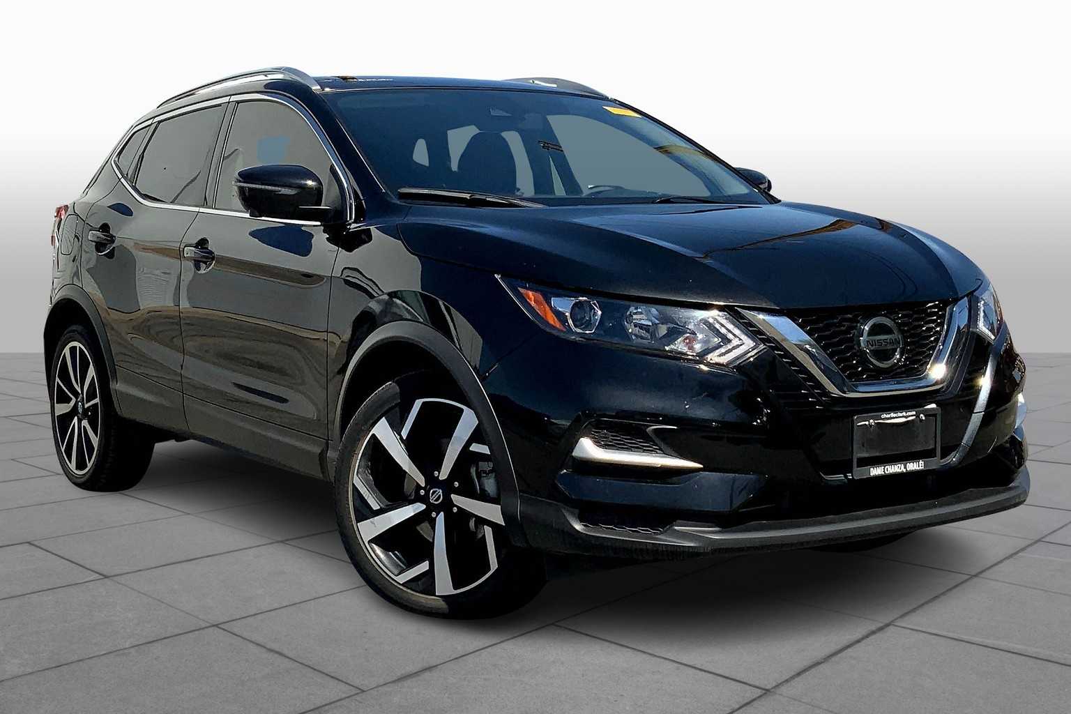 2022 Nissan Rogue Sport SL photo 2