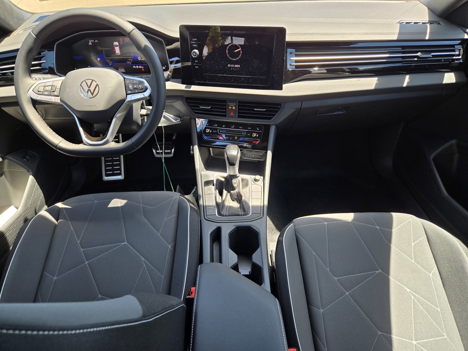 2025 Volkswagen Jetta 1.5T Sport photo 9
