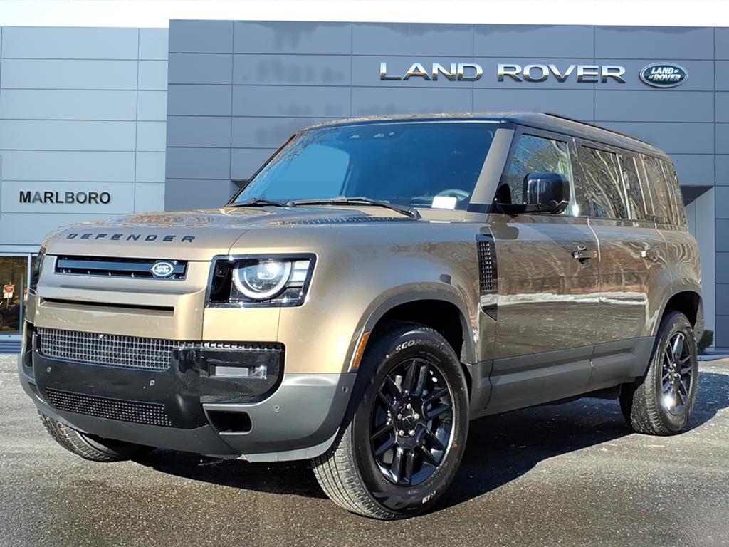 2026 Land Rover Defender S's photo