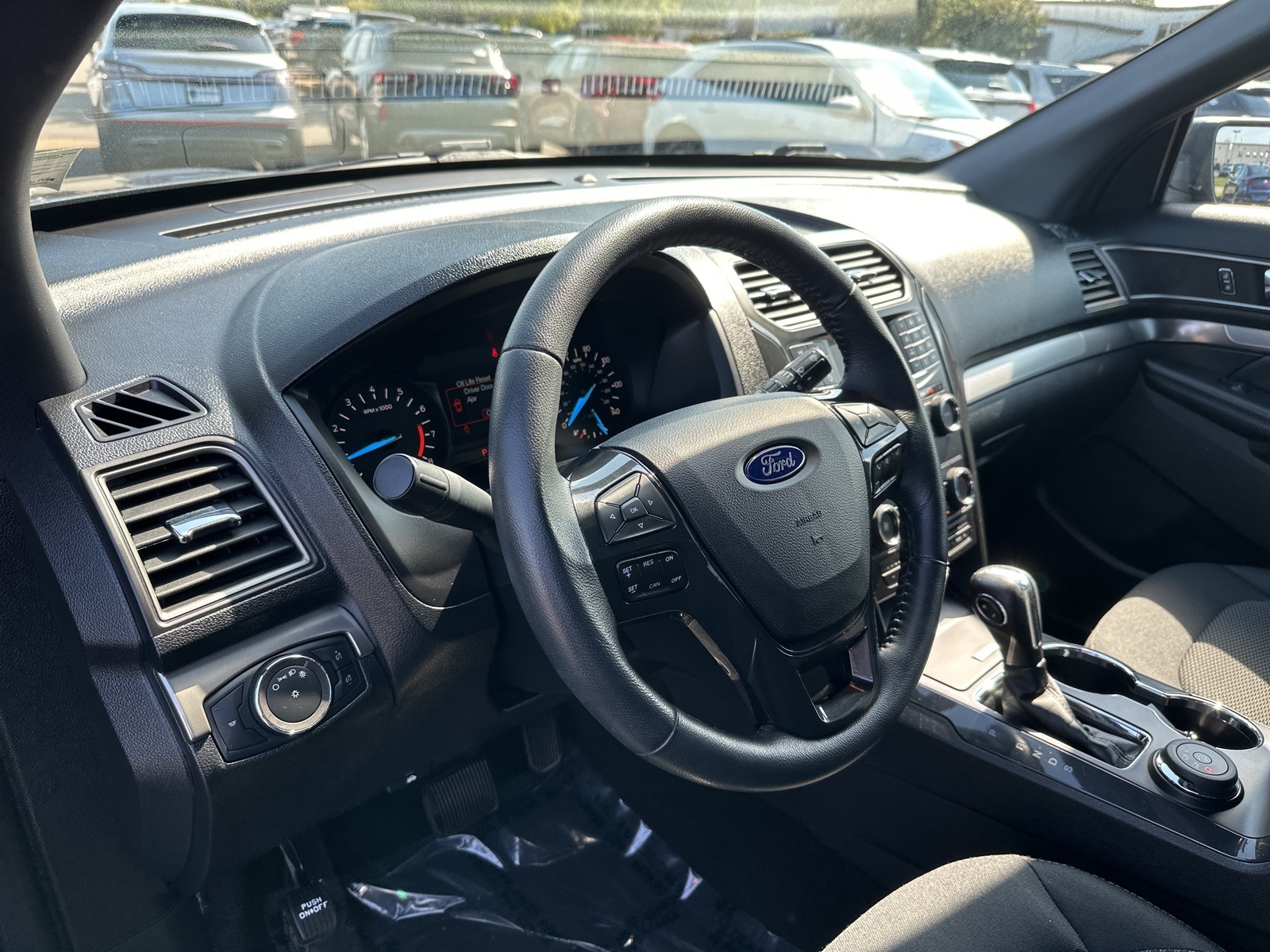 2019 Ford Explorer XLT photo 27