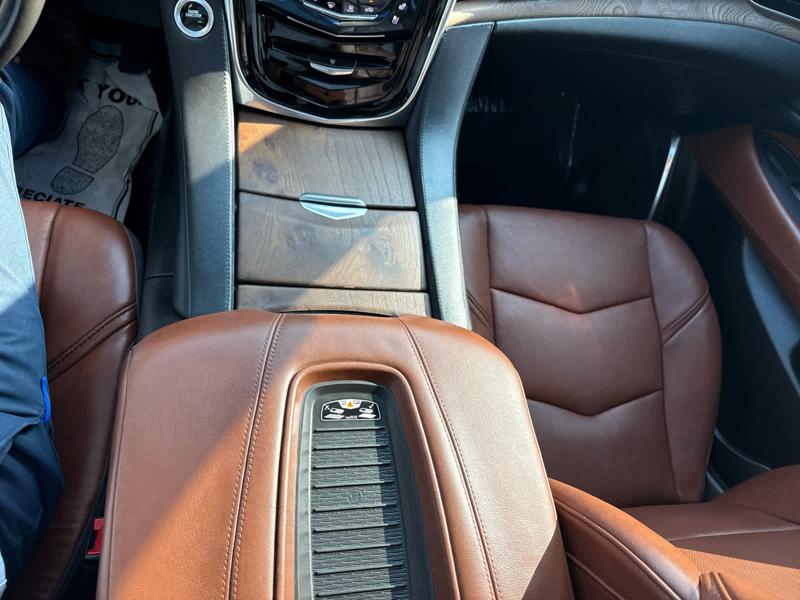 2019 Cadillac Escalade Premium Luxury photo 28