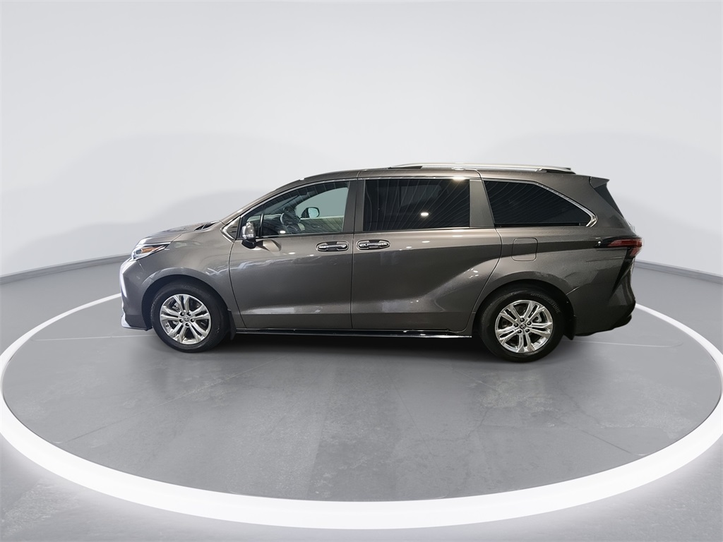 2023 Toyota Sienna Platinum photo 5