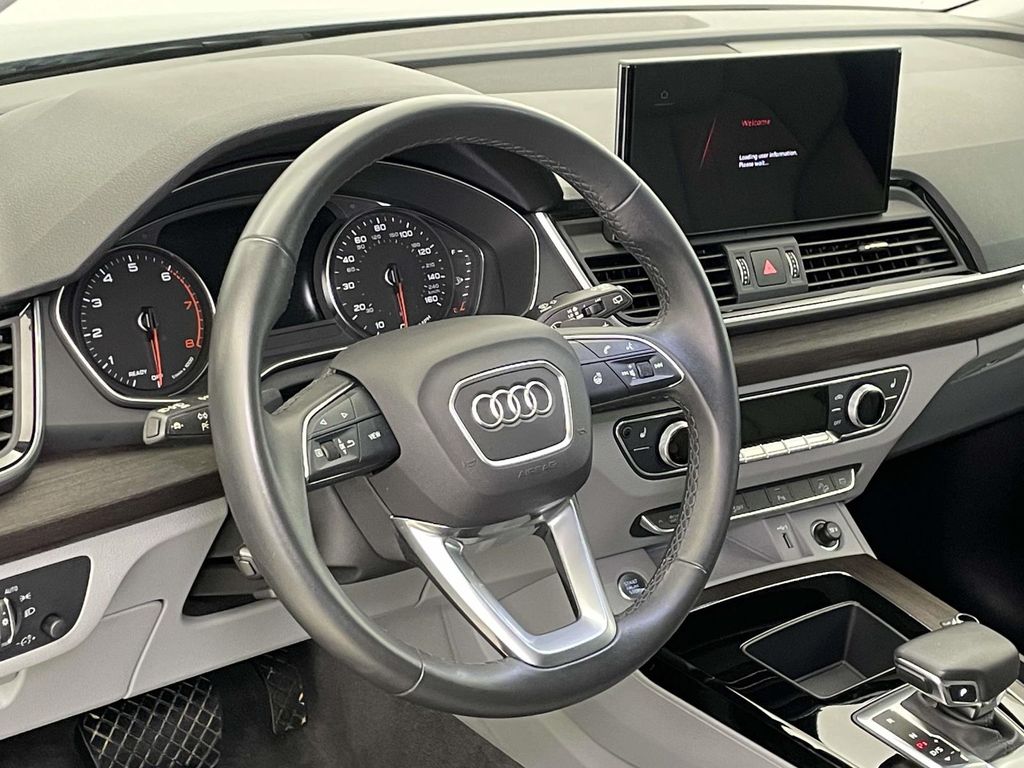 2024 Audi Q5 45 S line Premium photo 3