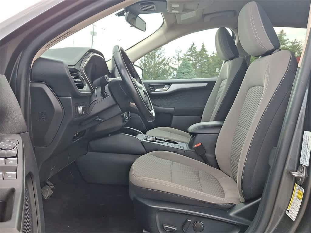 2020 Ford Escape SE Sport Hybrid photo 17
