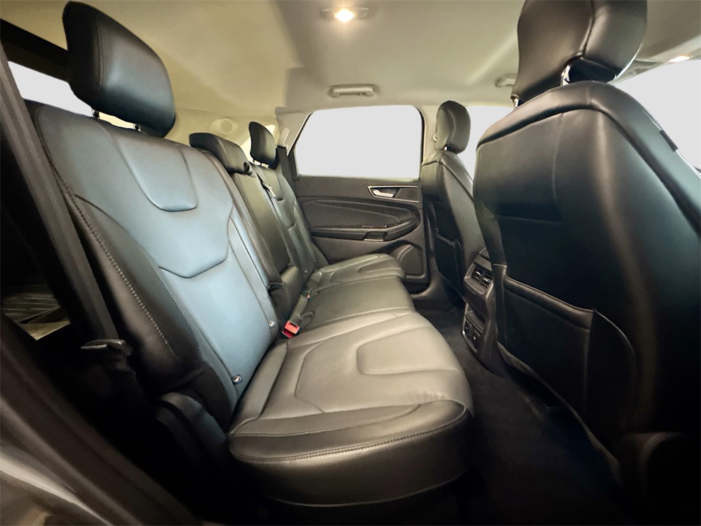 2017 Ford Edge Titanium photo 13