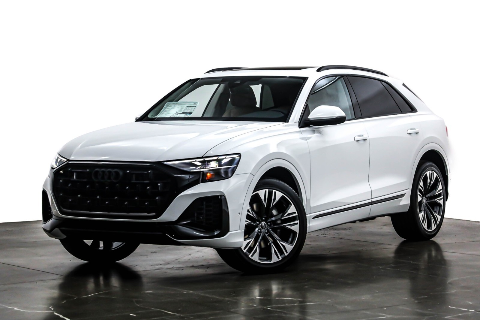 2025 Audi Q8 Premium's photo