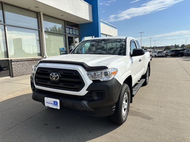 2019 Toyota Tacoma SR's photo