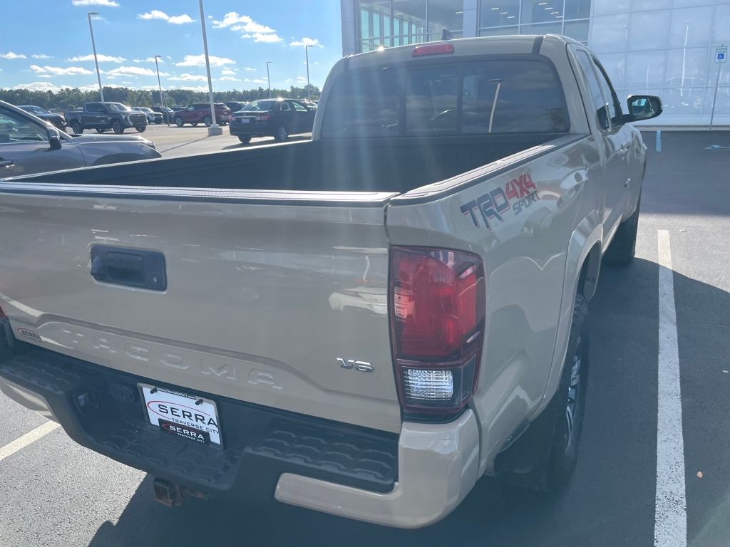 2019 Toyota Tacoma TRD Sport photo 12