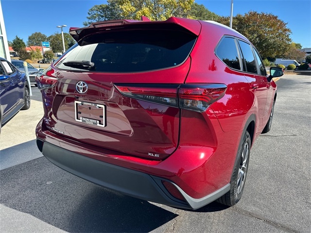 2023 Toyota Highlander XLE photo 3
