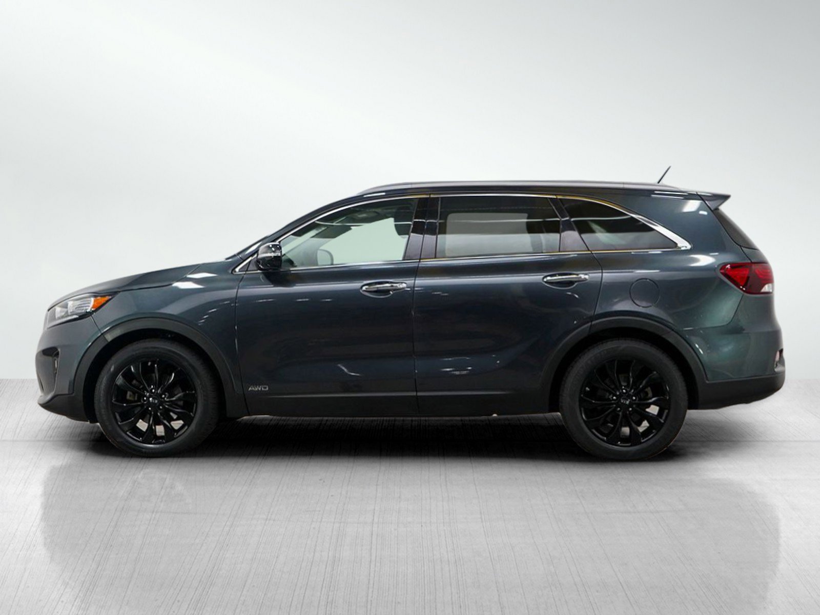 Used 2020 Kia Sorento EX with VIN 5XYPHDA55LG705013 for sale in Burnsville, Minnesota