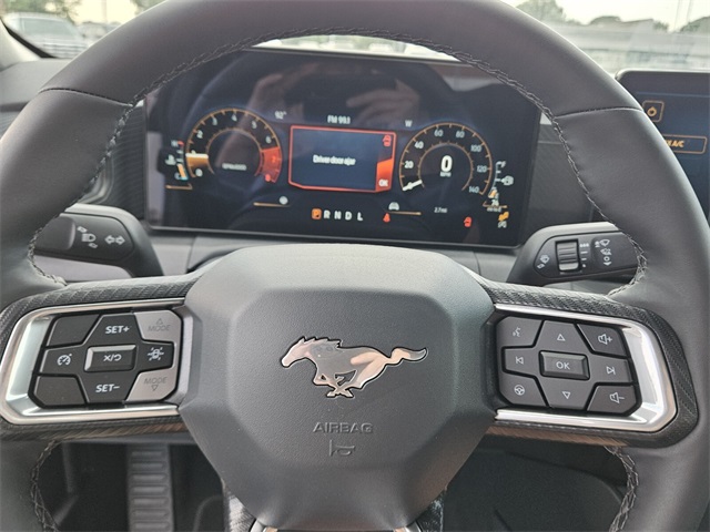 2025 Ford Mustang EcoBoost photo 18