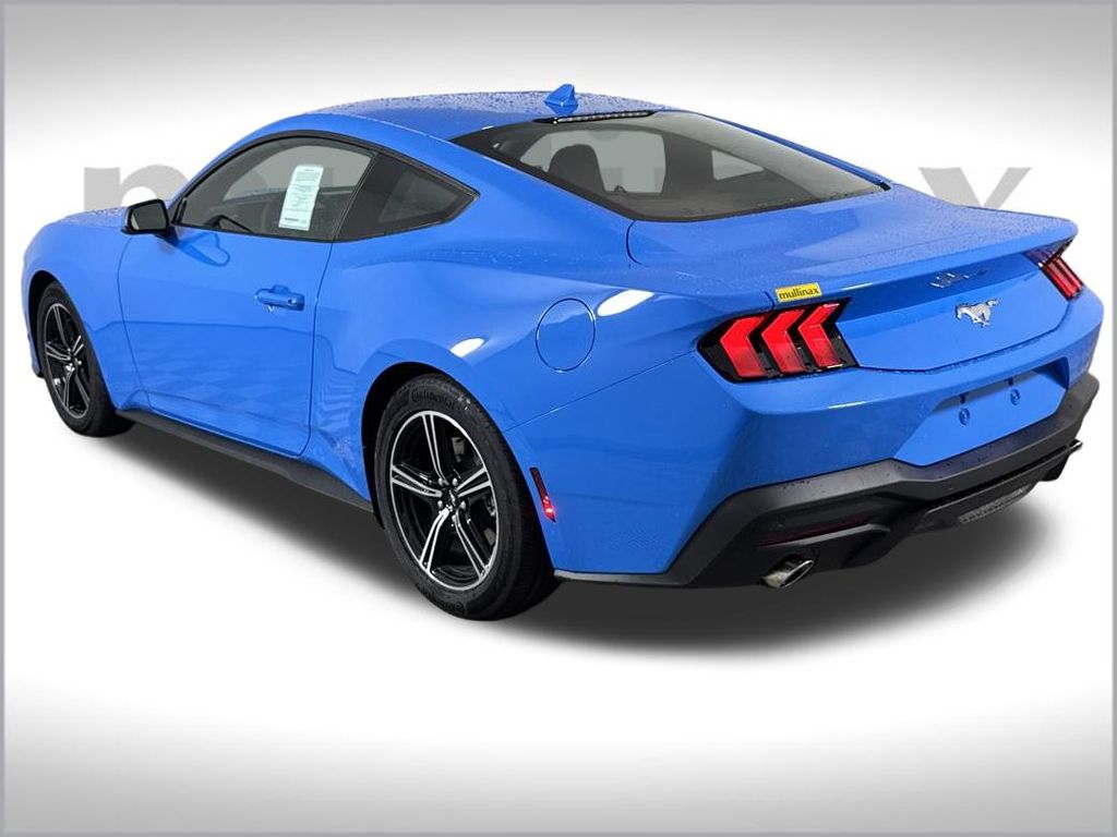 2025 Ford Mustang EcoBoost photo 3