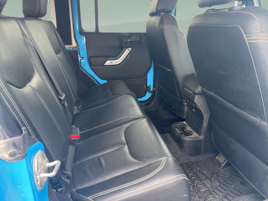 2017 Jeep Wrangler Unlimited Rubicon photo 15