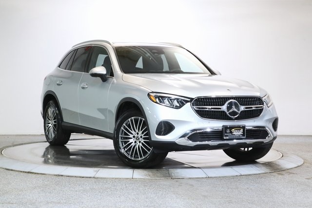 2025 Mercedes Benz GLC 300 4MATIC photo 2