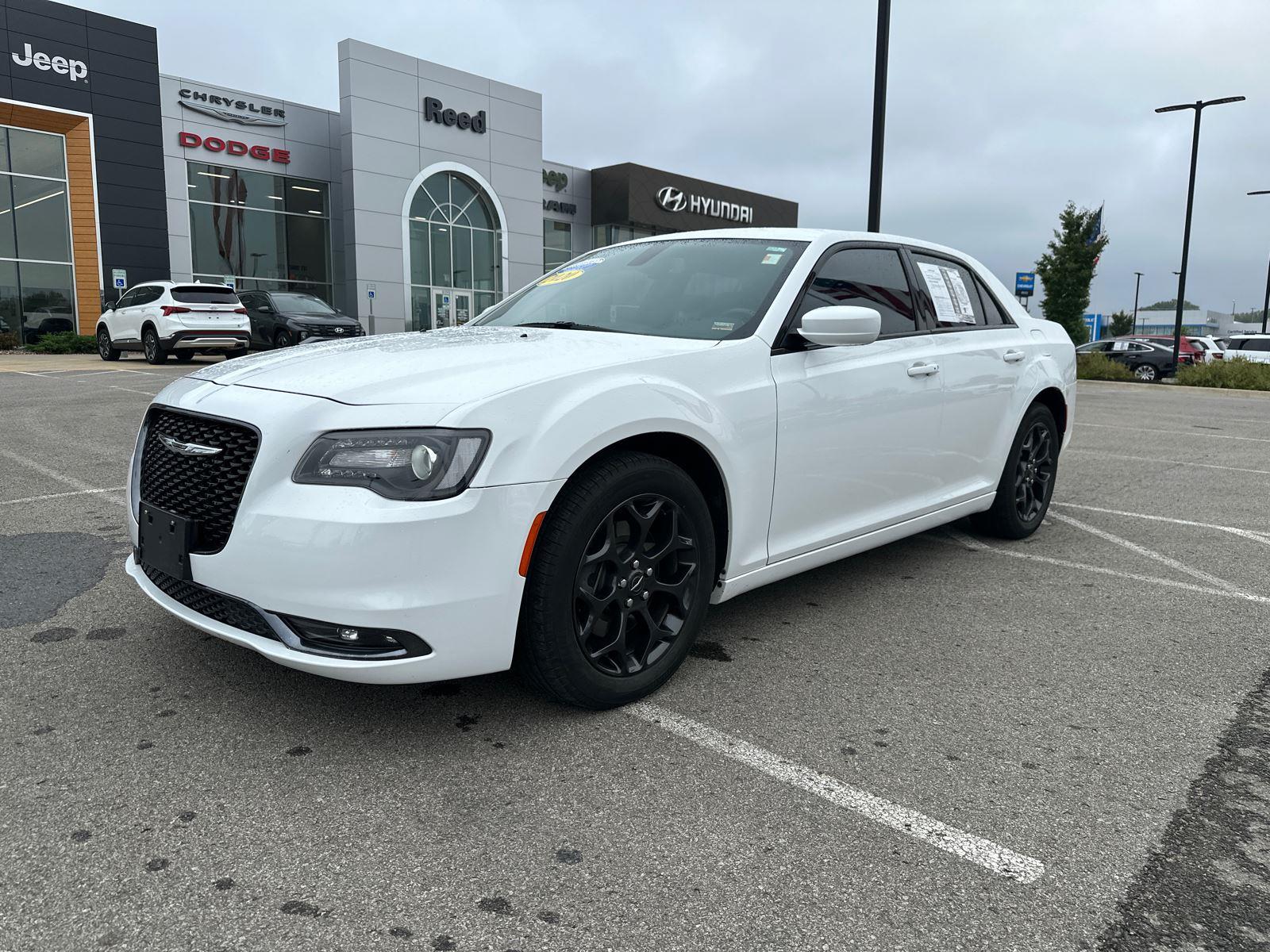 2020 Chrysler 300 photo 28