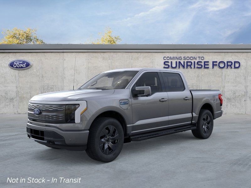 2025 Ford F-150 Lightning Lariat photo 2