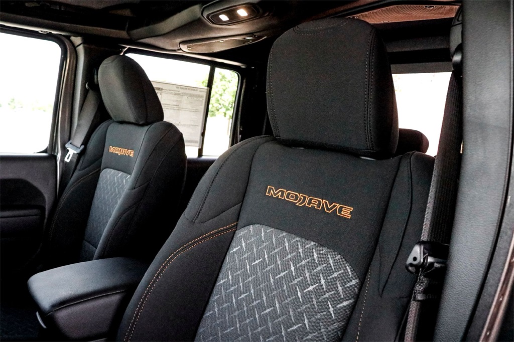2025 Jeep Gladiator Mojave photo 9
