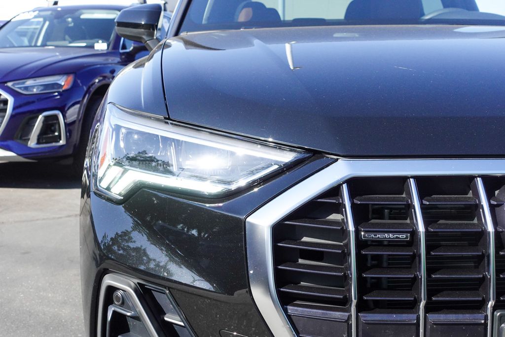 2025 Audi Q3 S line Premium Plus photo 4