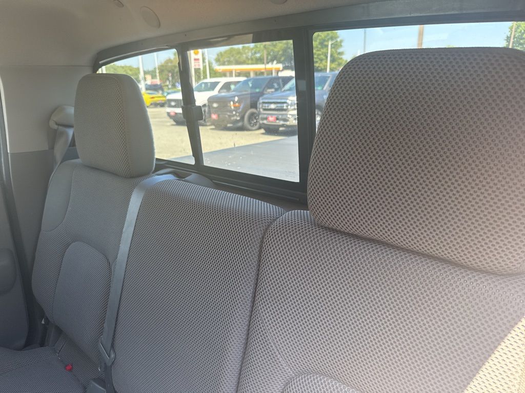 2016 Nissan Frontier SV photo 15