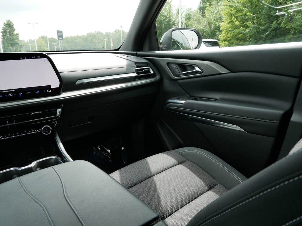 2024 Chevrolet Traverse photo 13