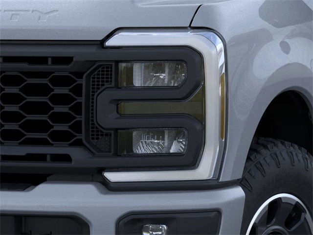 2025 Ford F-250 Lariat photo 18