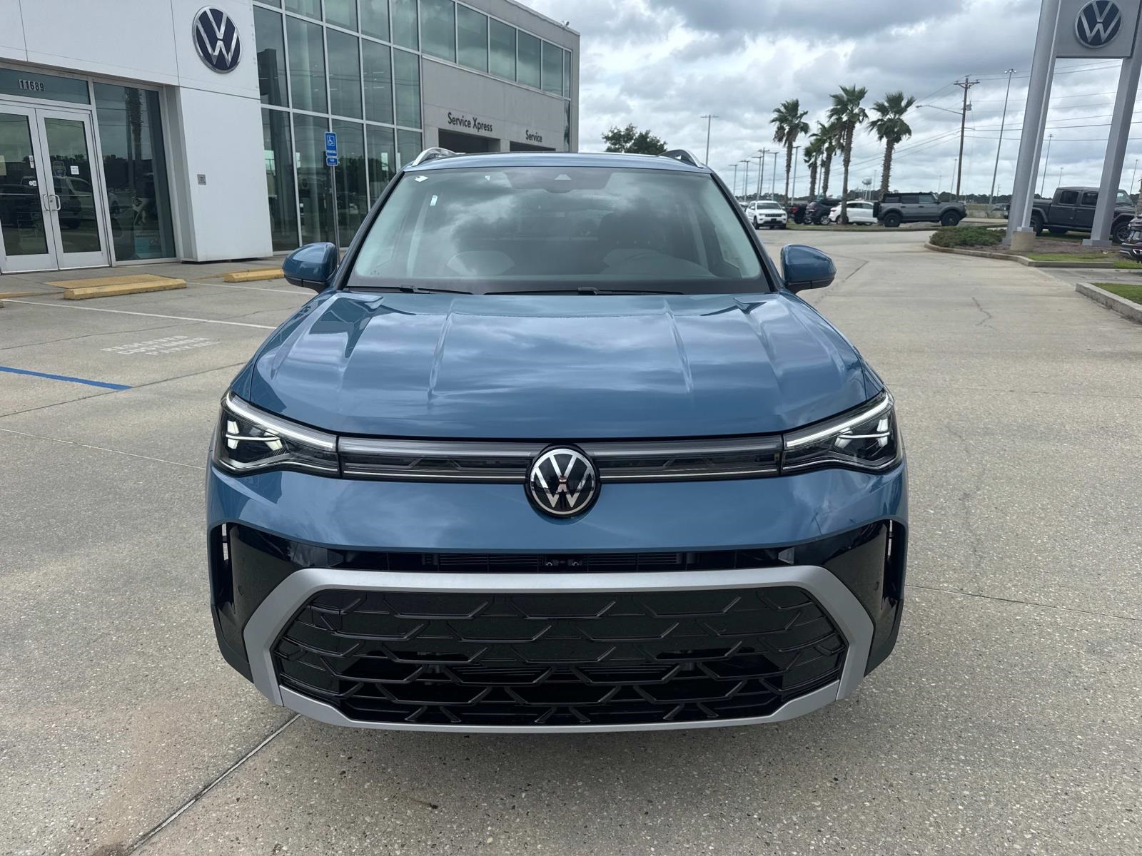 2025 Volkswagen Taos SEL photo 2