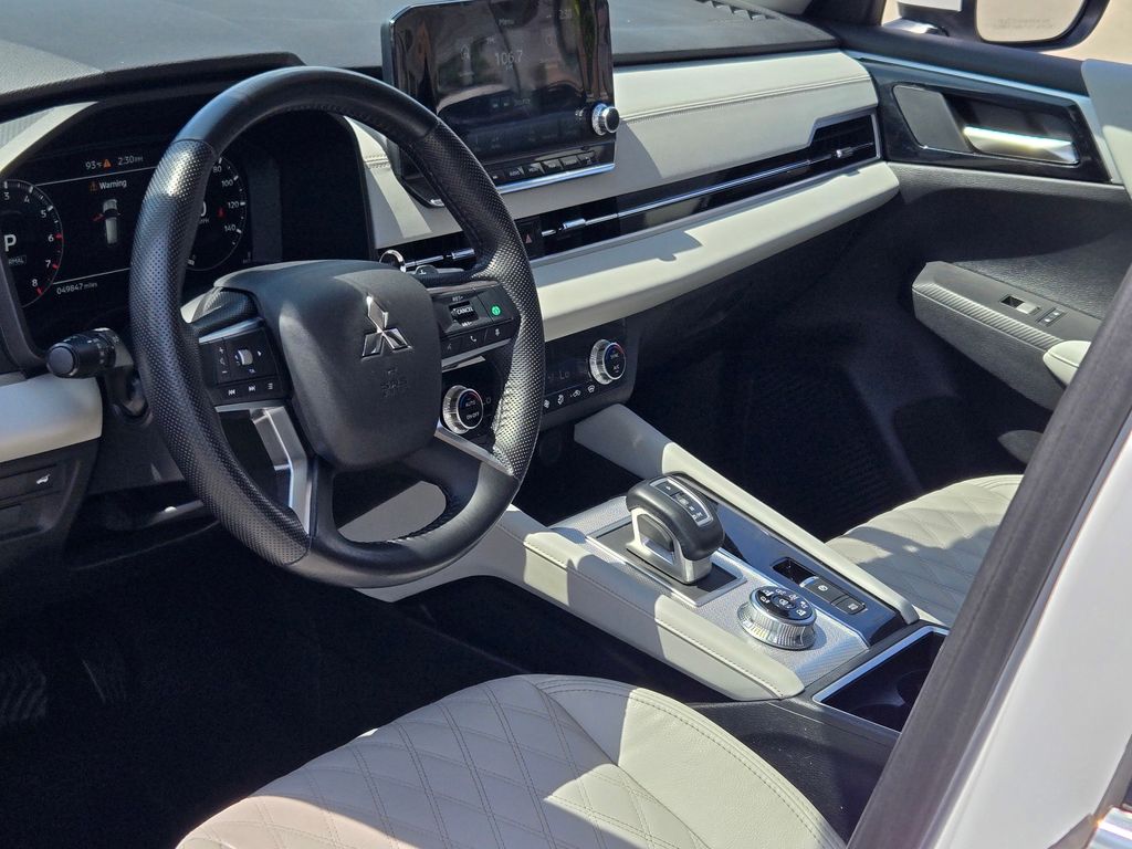 2023 Mitsubishi Outlander SEL photo 20