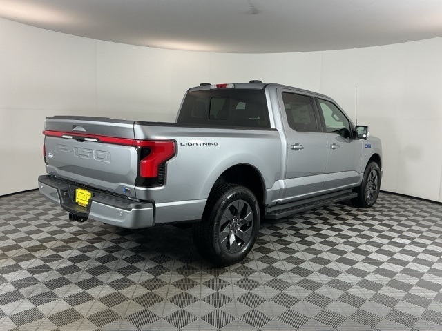 2025 Ford F-150 Lightning Lariat photo 4