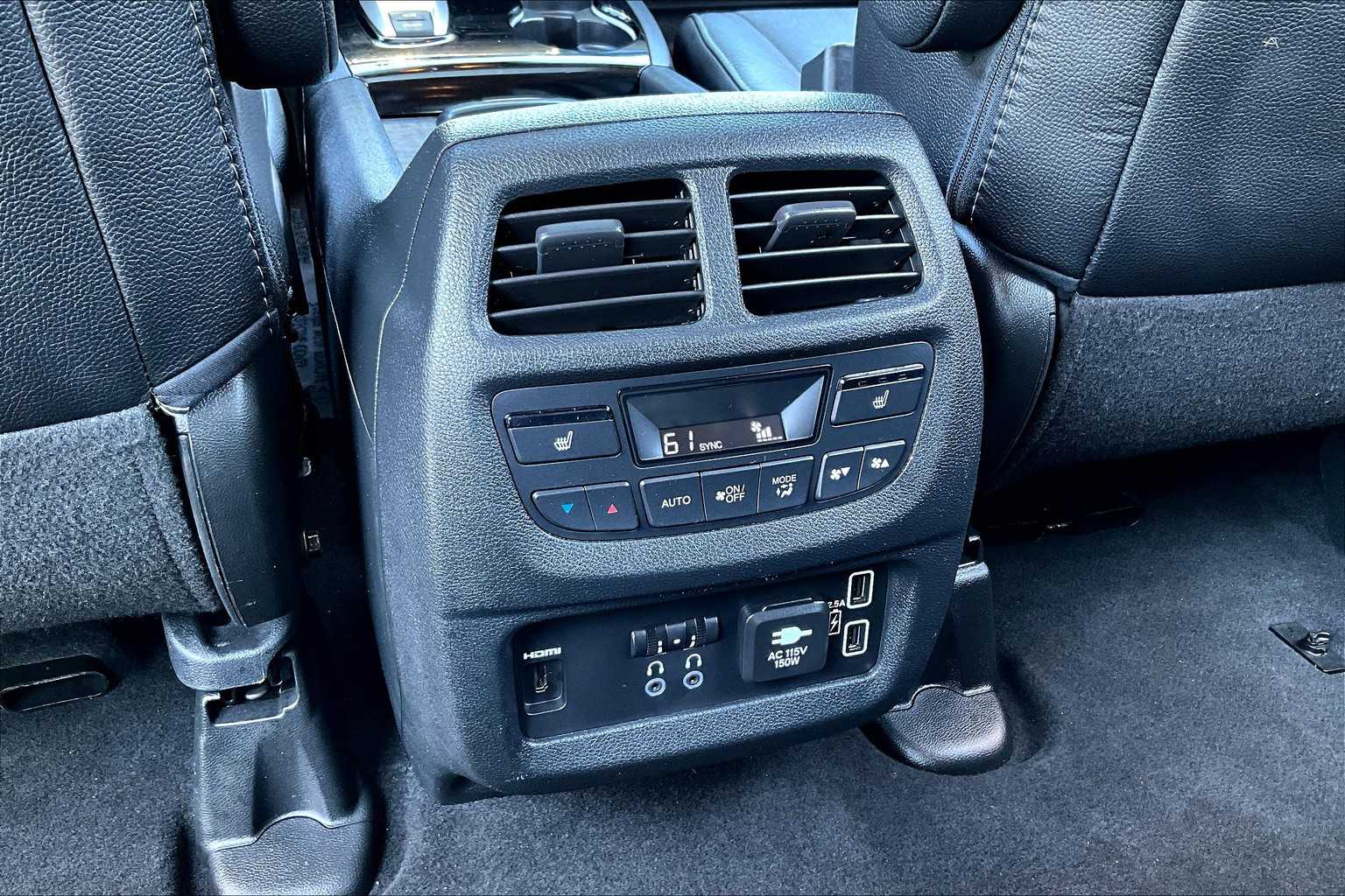 2021 Honda Pilot Touring photo 32