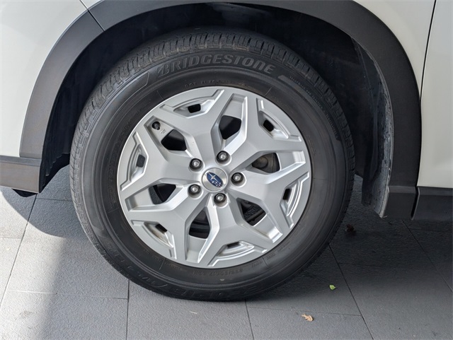 2023 Subaru Forester Base photo 3