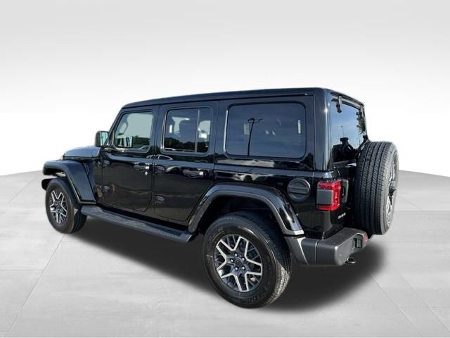 2025 Jeep Wrangler Sahara photo 4