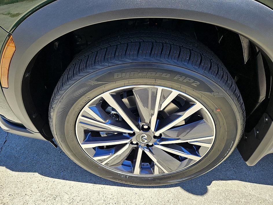 2026 Infiniti QX60 Luxe photo 16