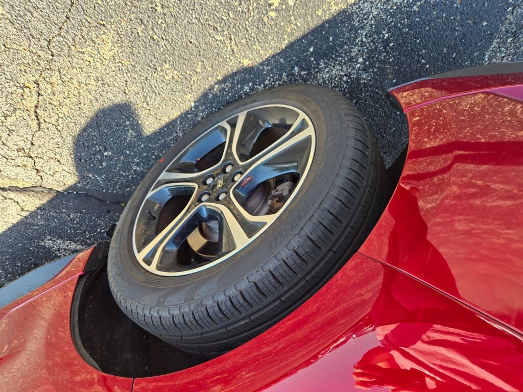 2019 Ford Edge ST photo 8