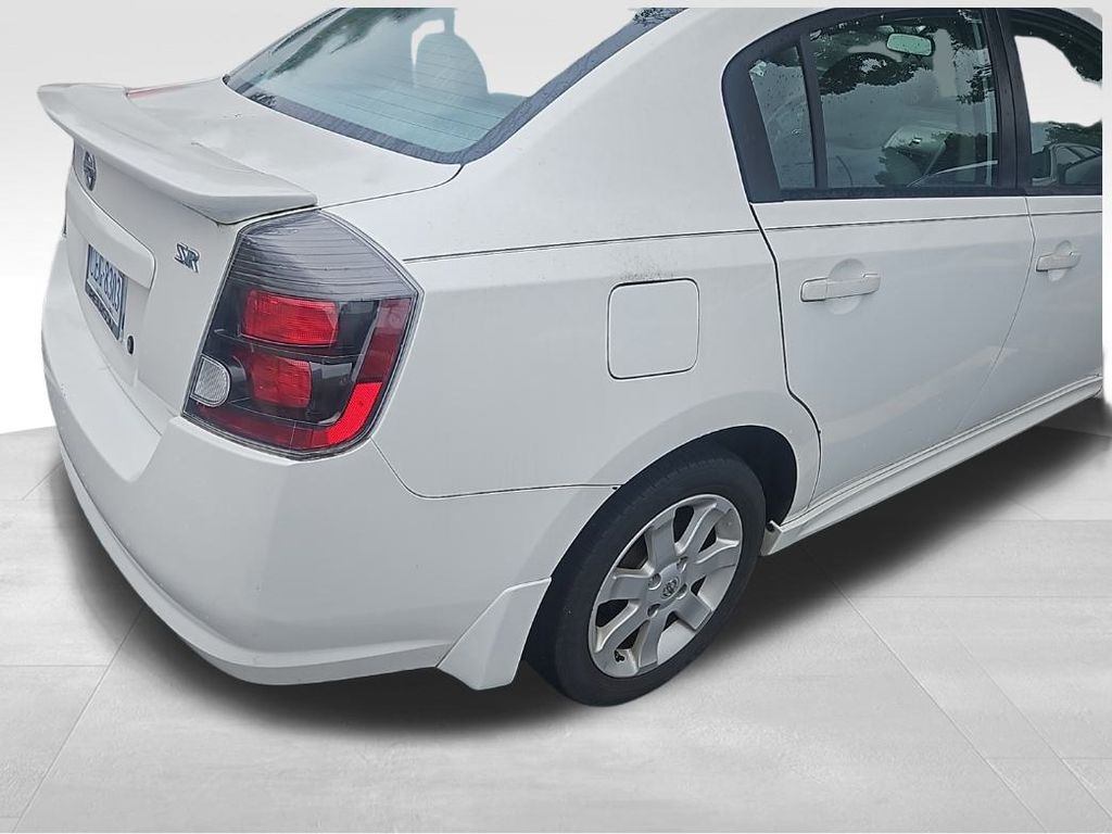2010 Nissan Sentra 2.0 SR photo 7