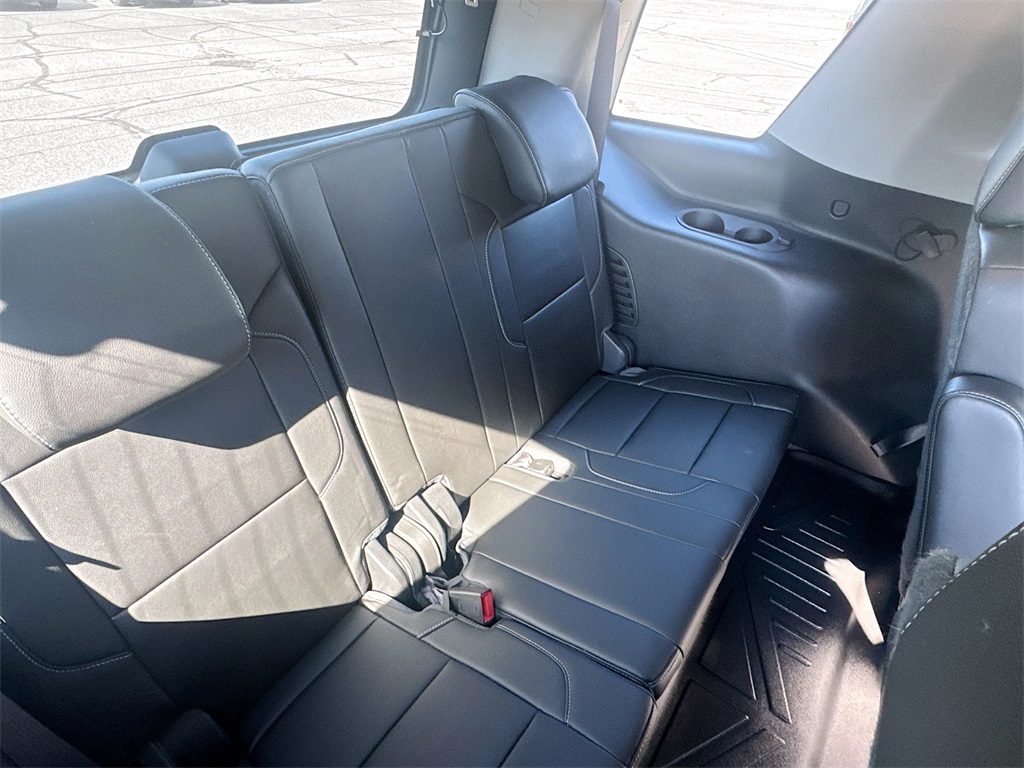 2016 Chevrolet Tahoe LT photo 19