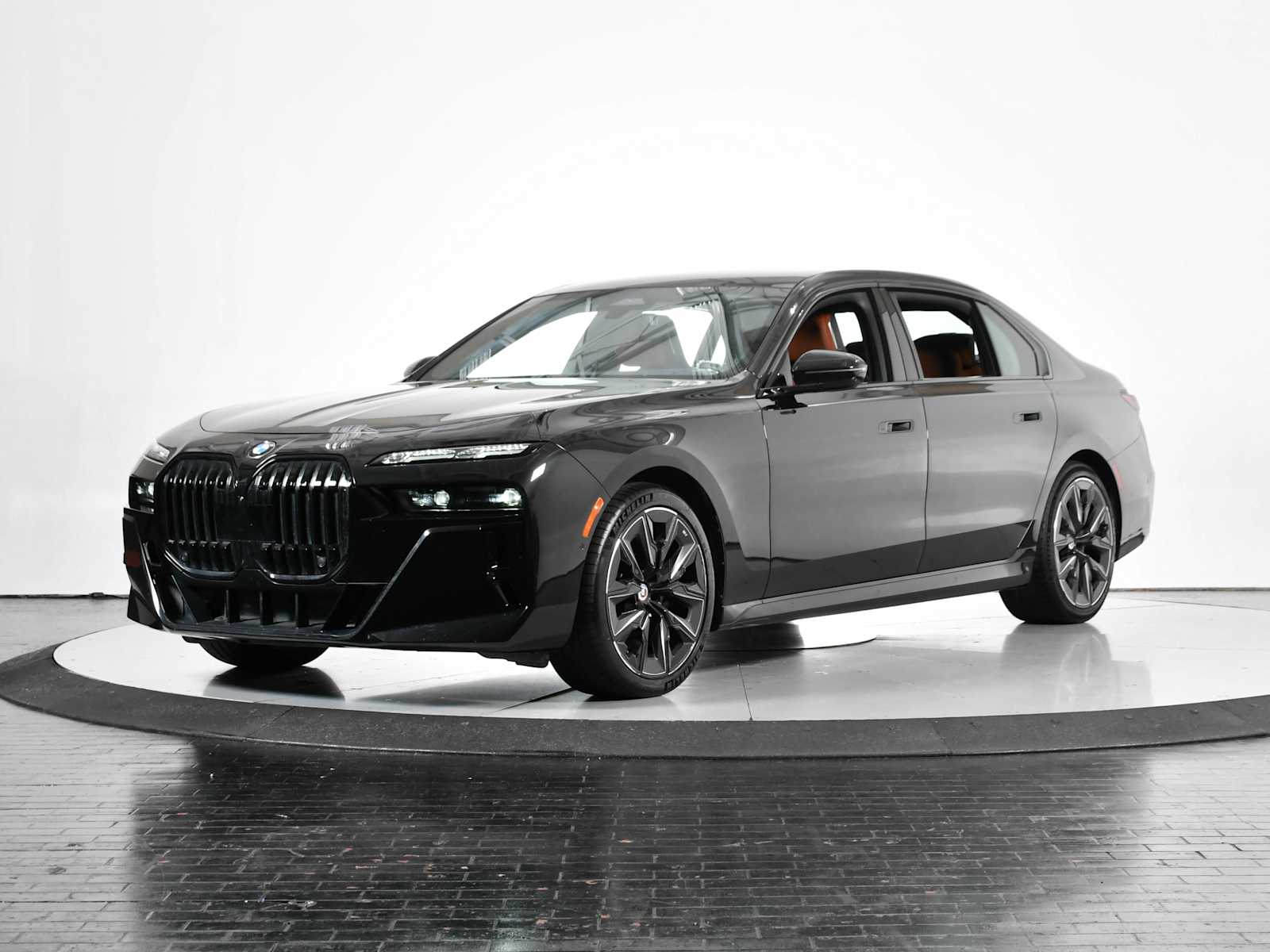 2023 BMW 7 Series 740i