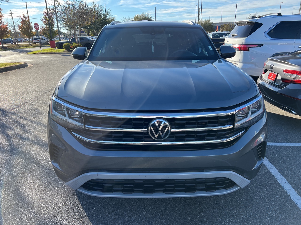 2021 Volkswagen Atlas Cross Sport photo 2