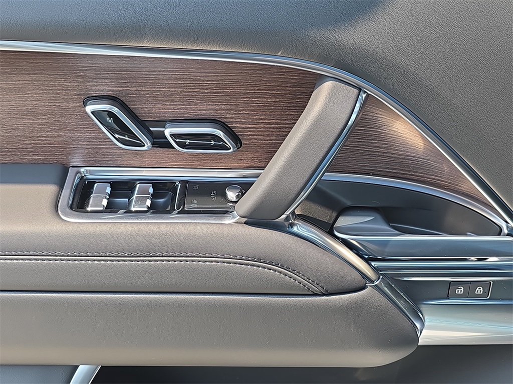 2025 Land Rover Range Rover SE photo 27