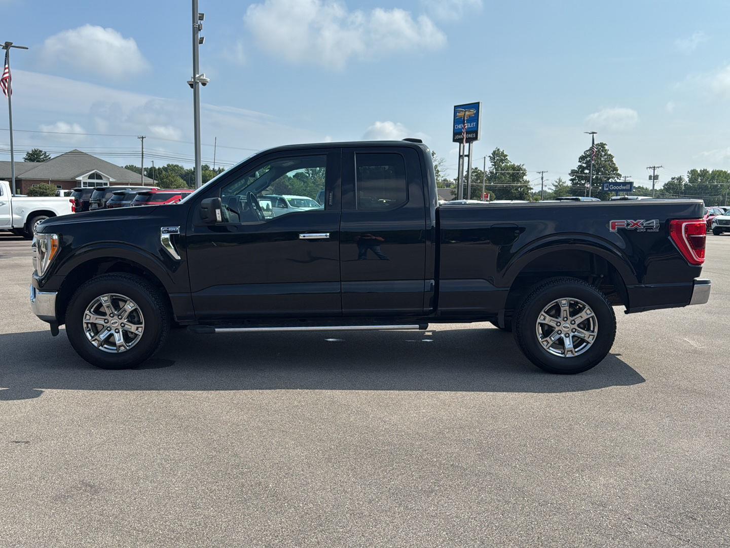 2021 Ford F-150 XLT photo 3