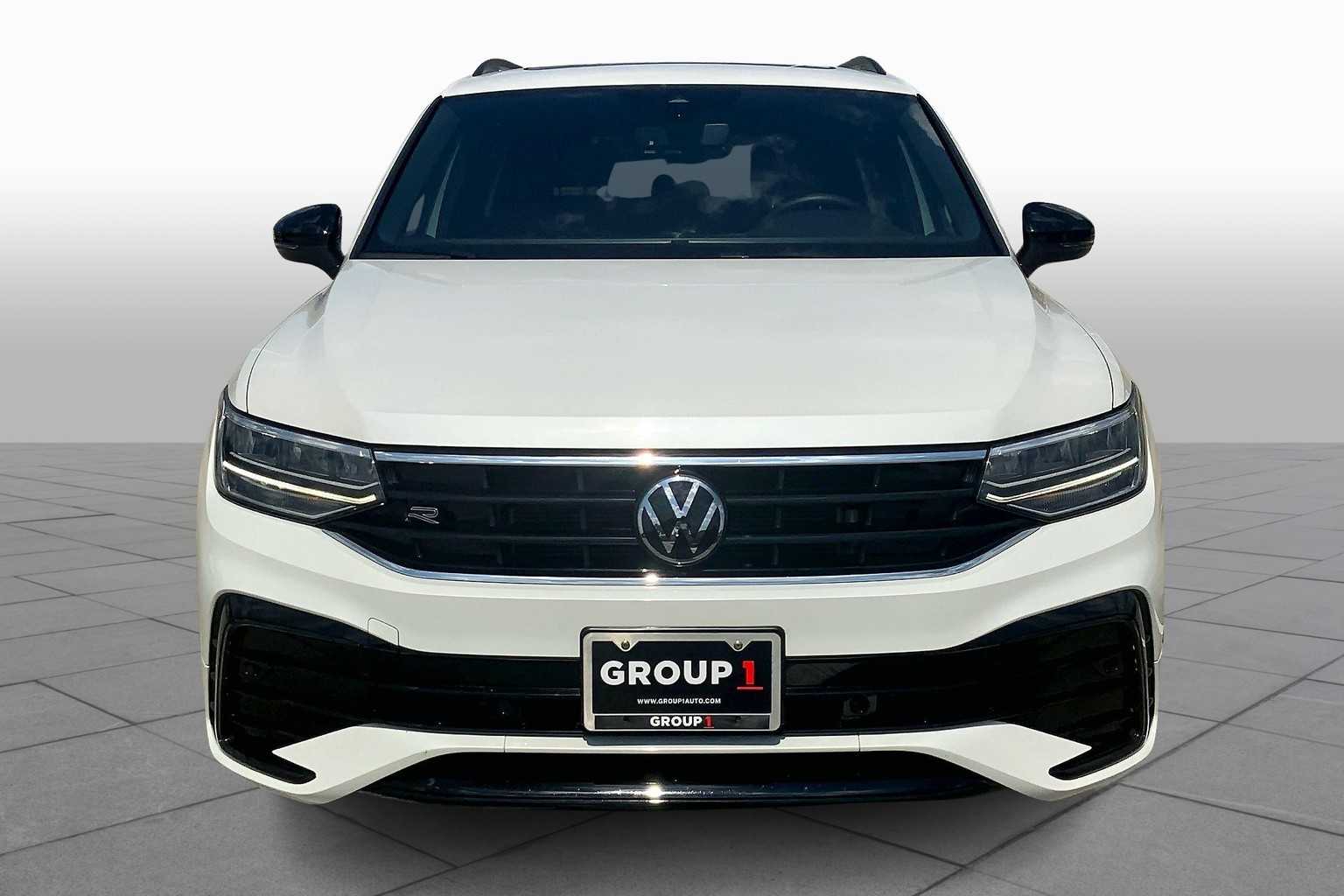 2024 Volkswagen Tiguan SE R-Line Black photo 3