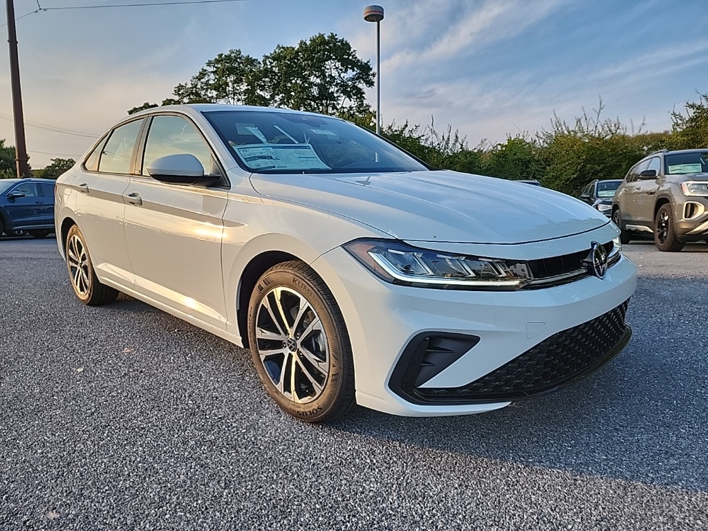 2026 Volkswagen Jetta Sport photo 3