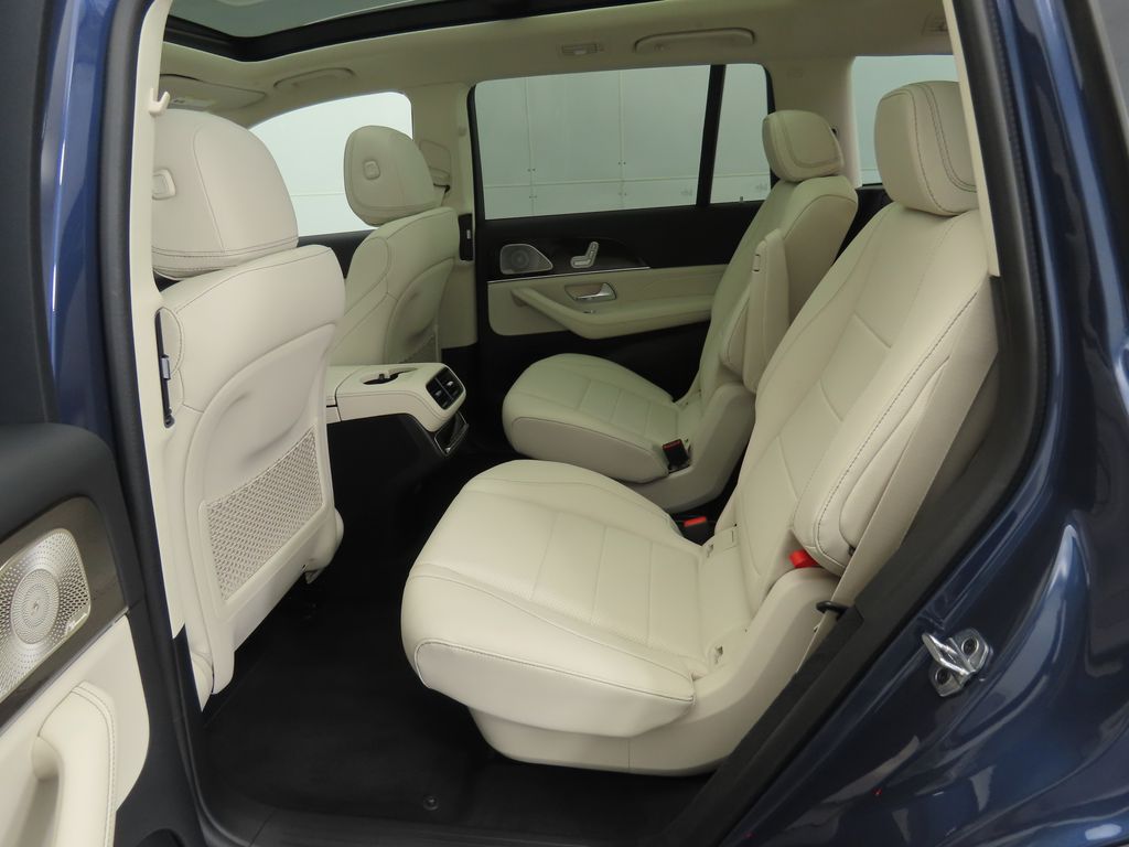 2026 Mercedes Benz GLS 450 4MATIC photo 22