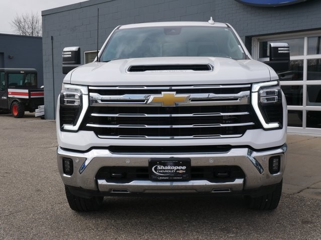 2024 Chevrolet Silverado 2500HD LTZ photo 4